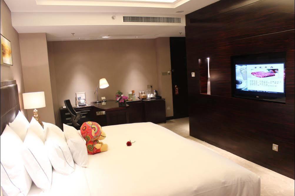 Riviera Hotel Ningbo Exterior photo
