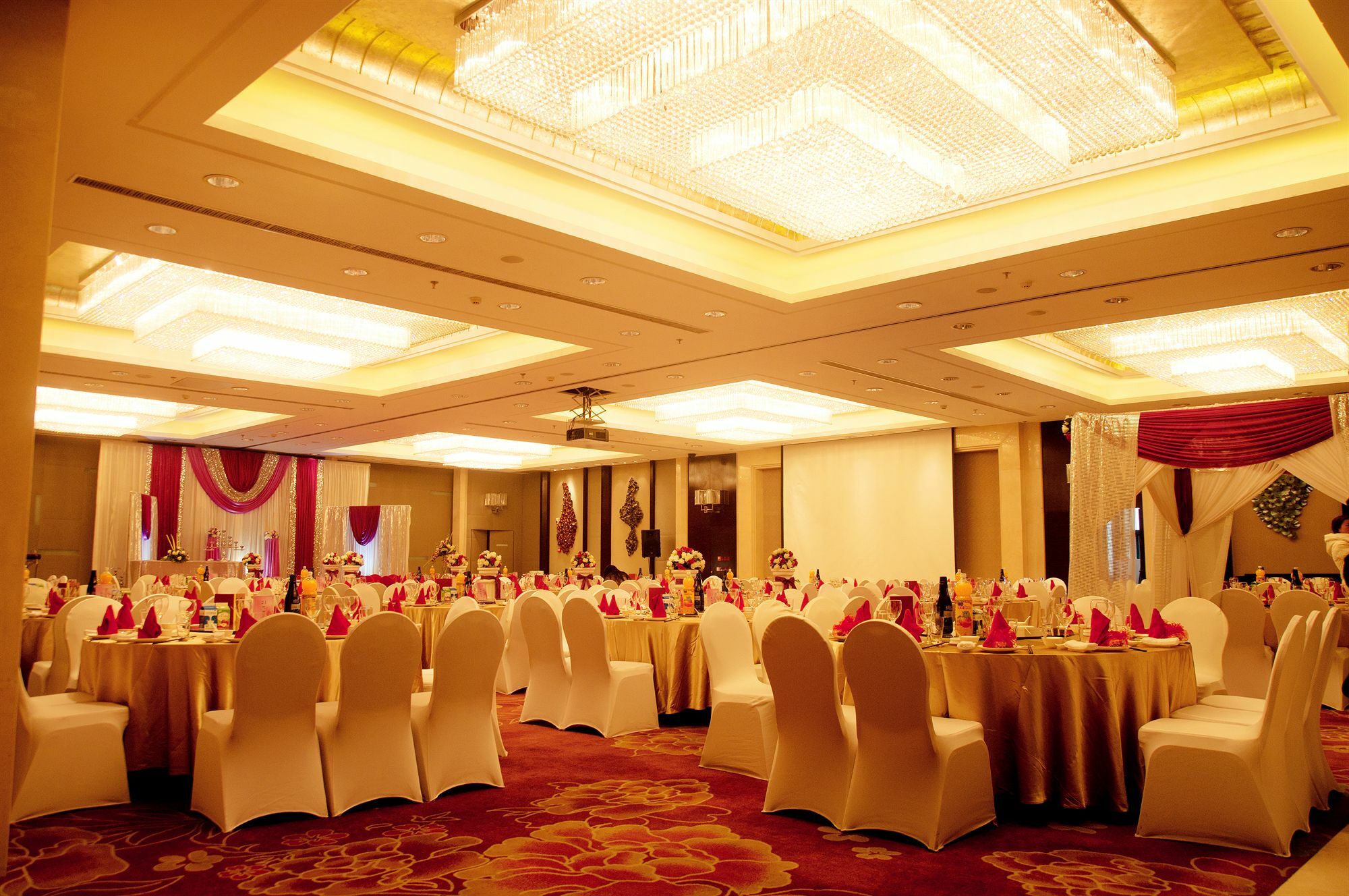 Riviera Hotel Ningbo Exterior photo